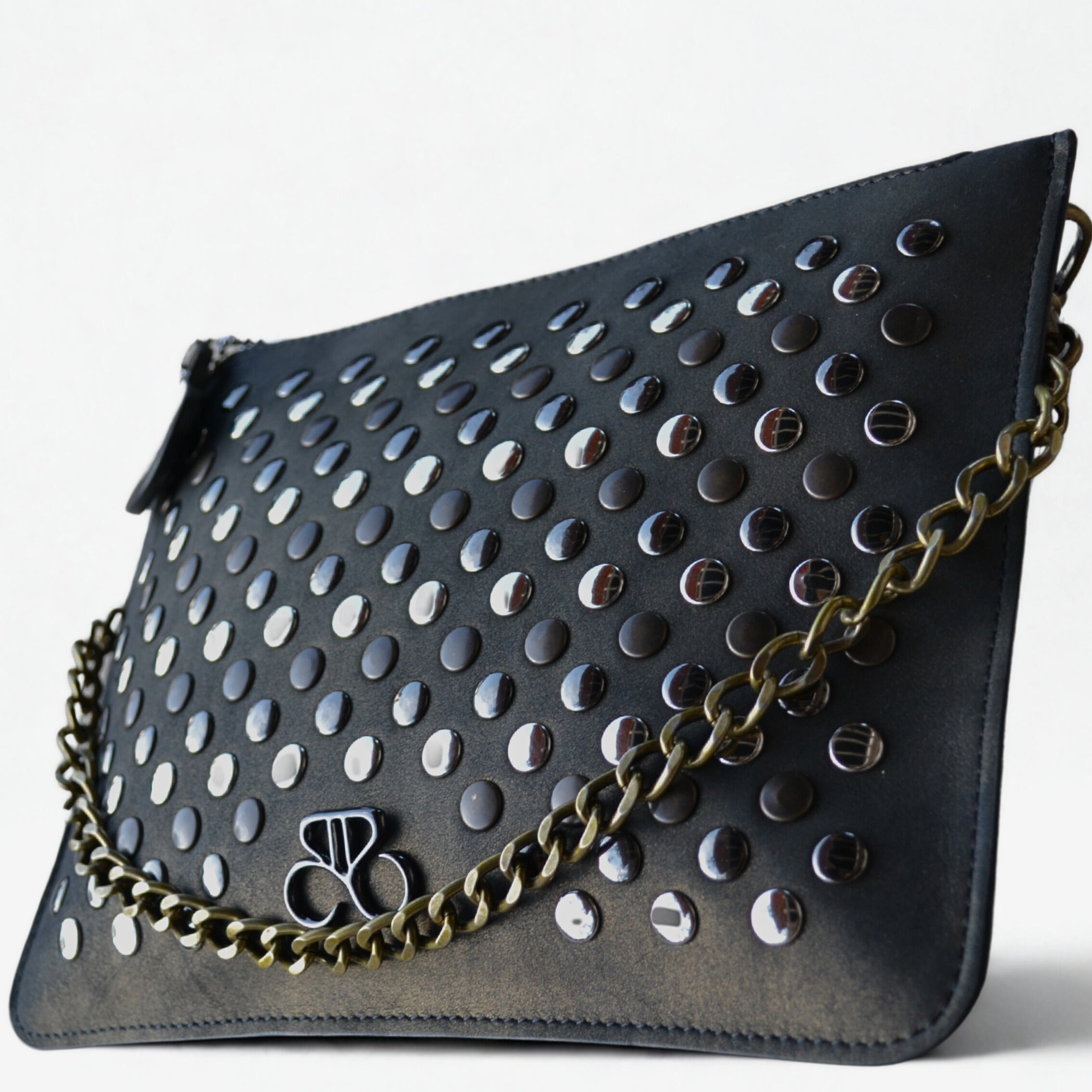 Maria Blois - Clutch Bronce viejo con tachas