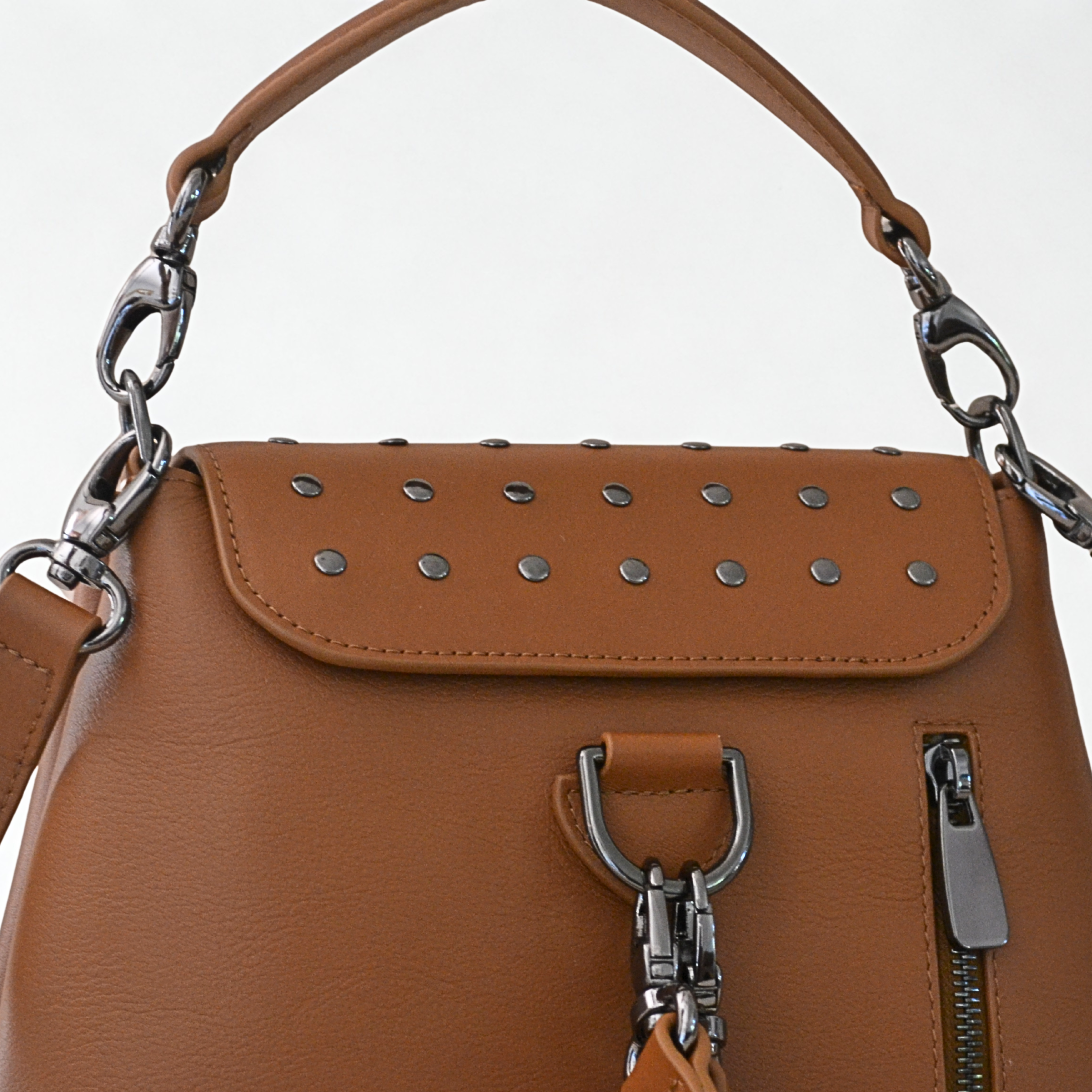 Solapa extra (opcional) con tachas Mochila Anna