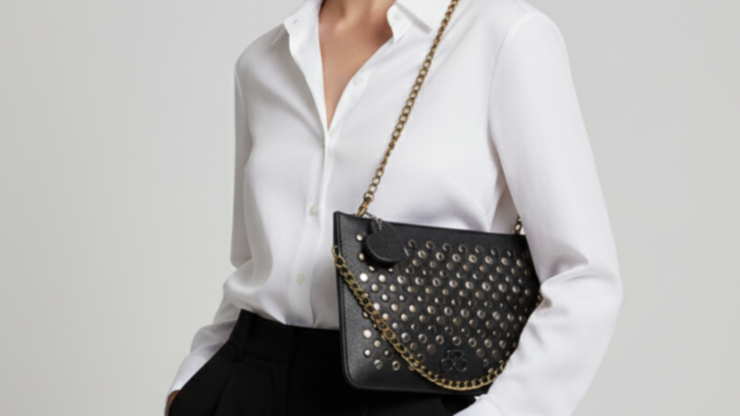 Bolso London Beige con solapa negro charol