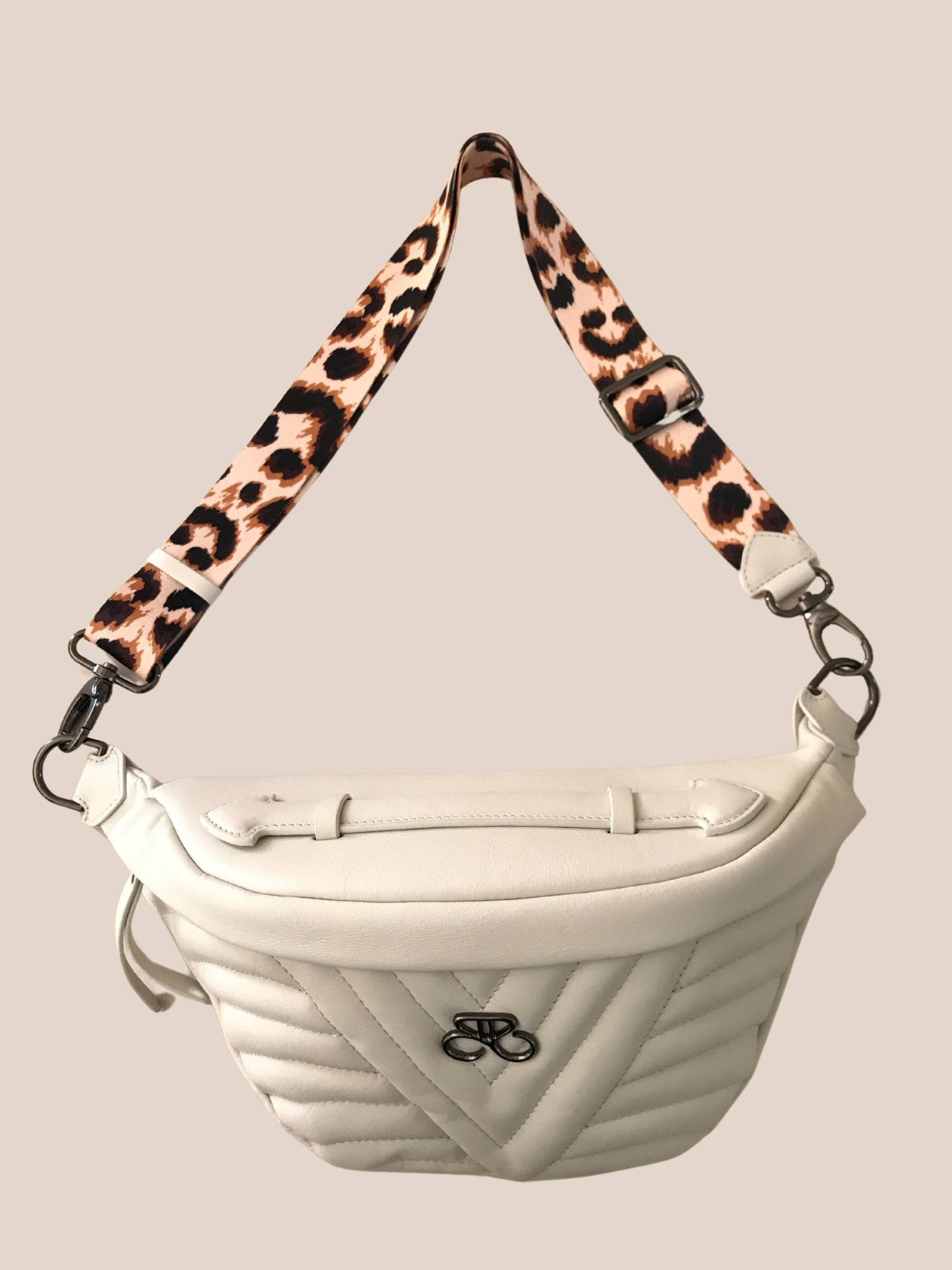 Extra shoulder strap (optional) adjustable in sublimated tape with leather toe