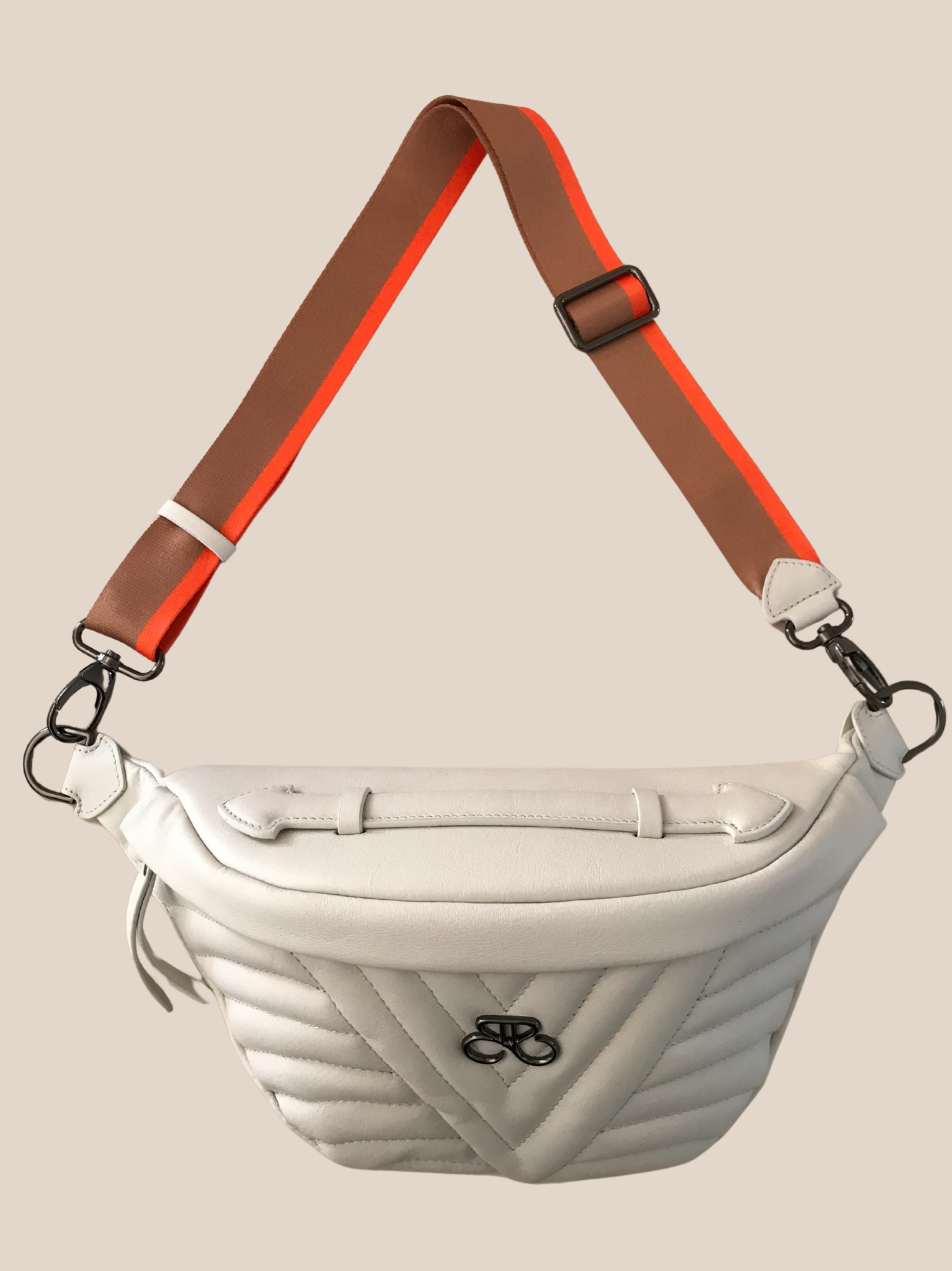Extra shoulder strap (optional) adjustable in sublimated tape with leather toe