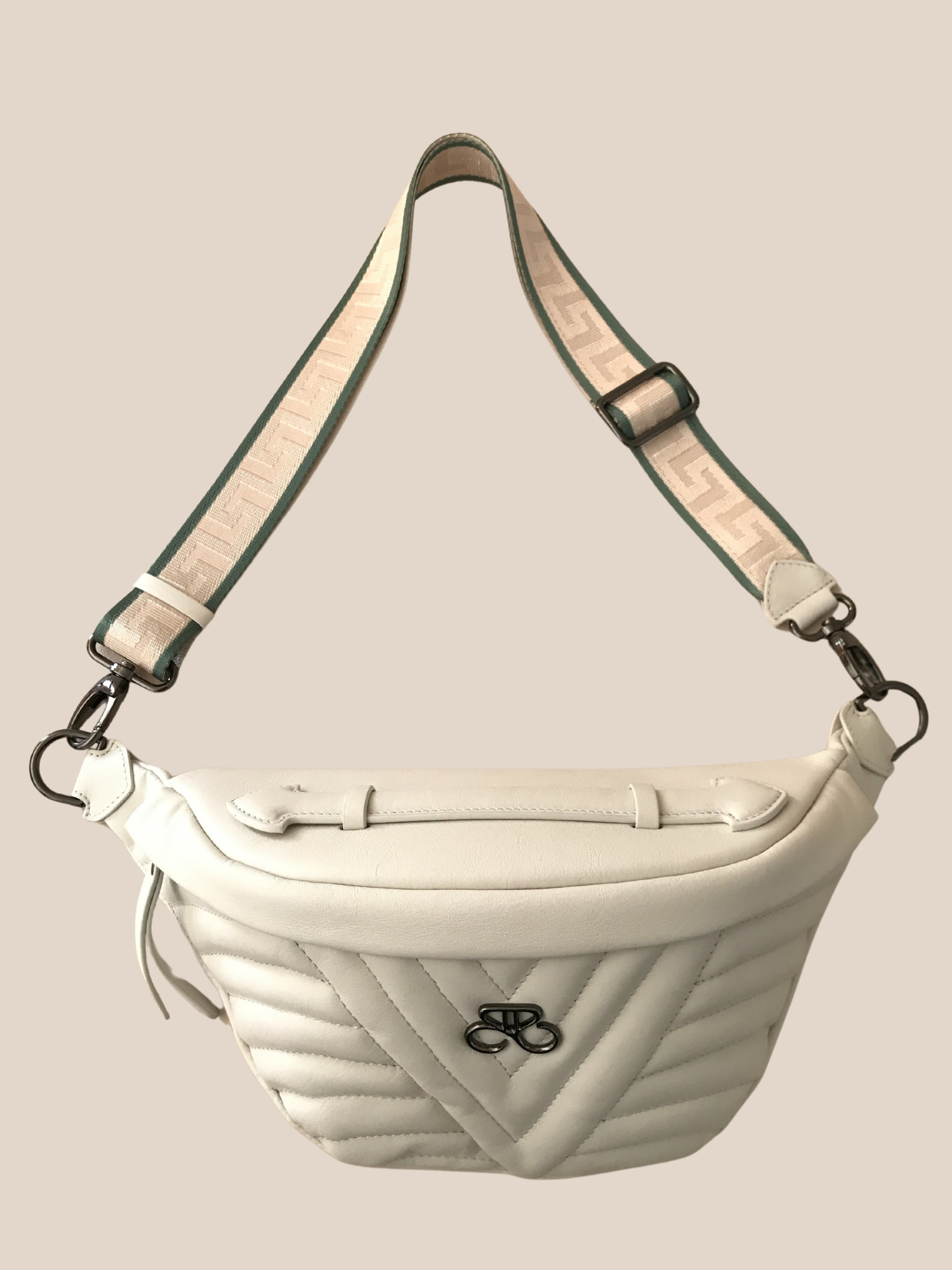 Extra shoulder strap (optional) adjustable in sublimated tape with leather toe