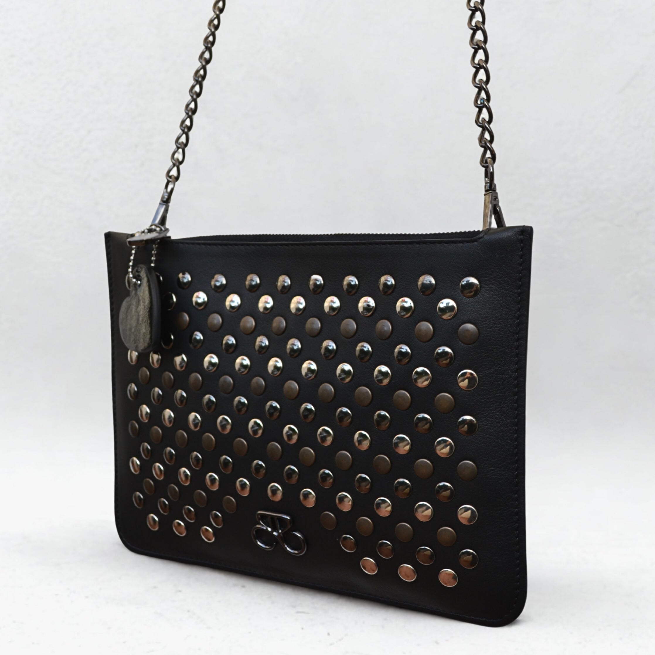Maria Blois - Clutch Ginebra - negro piel napa con tachas