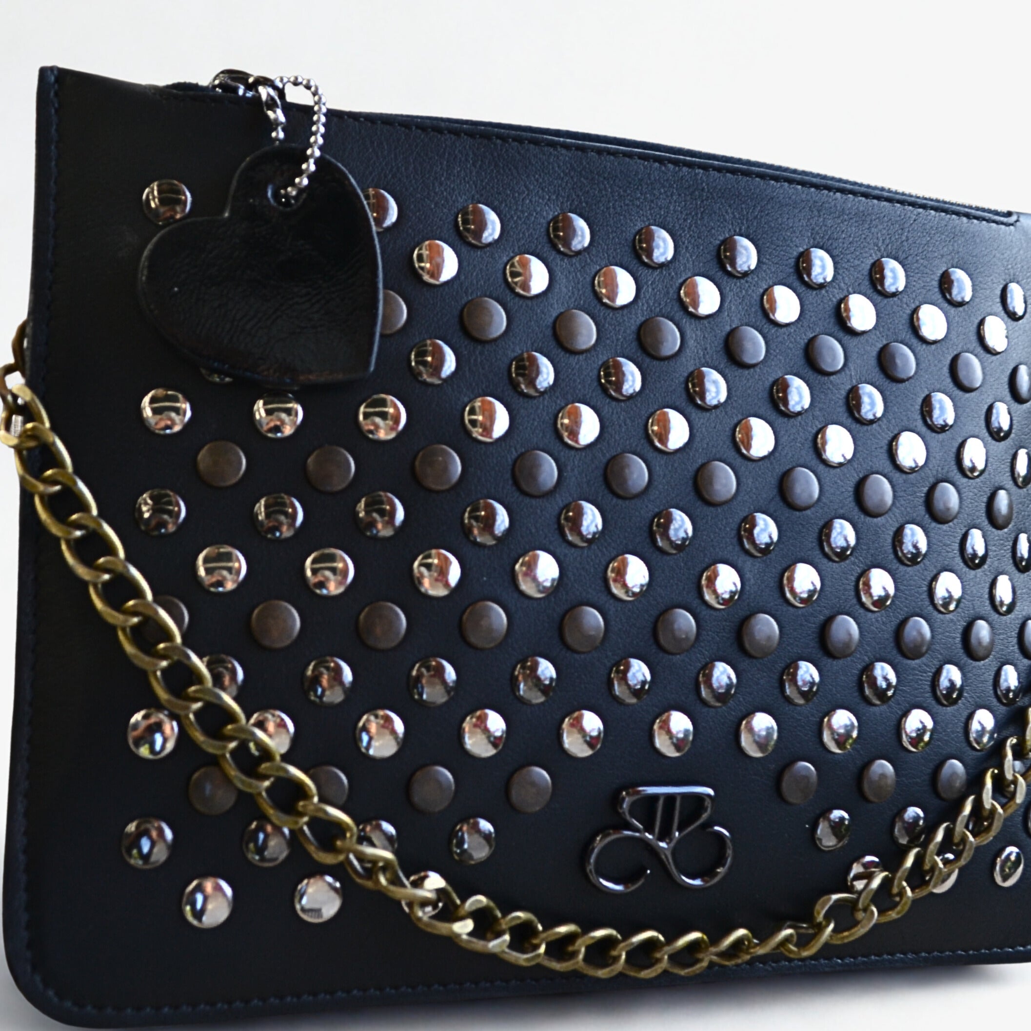 Maria Blois - Clutch Ginebra - negro piel napa con tachas