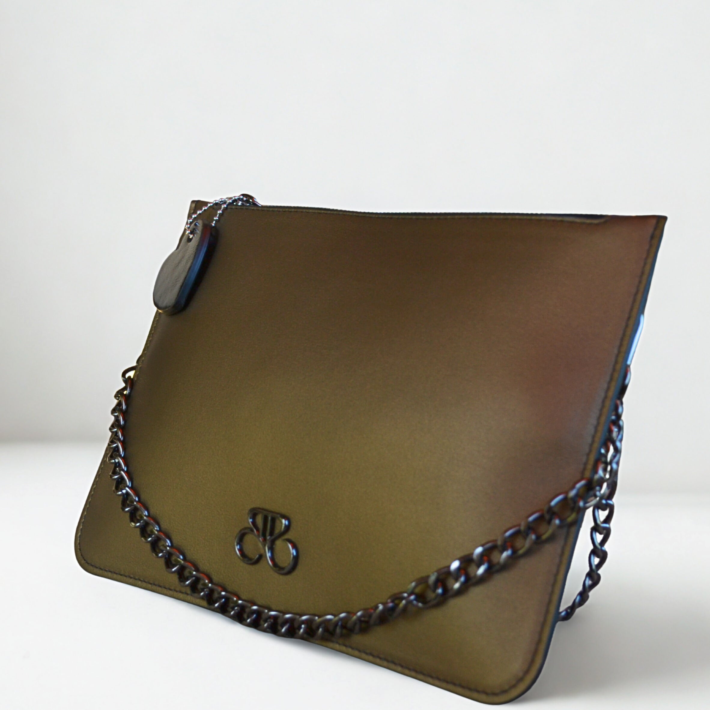 Clutch Ginebra bronce oliva liso