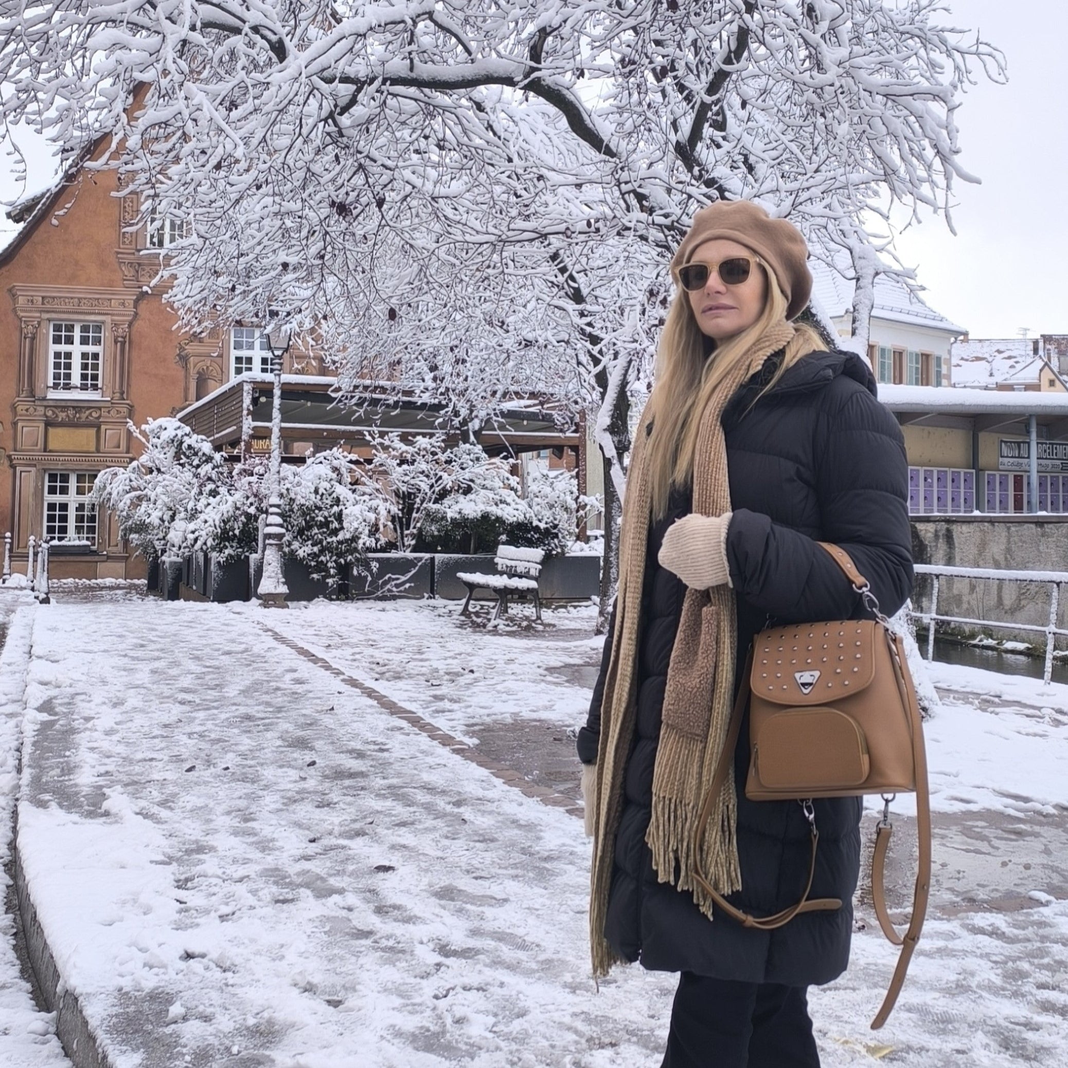 Maria Blois Mochila Anna Cognac con tachas